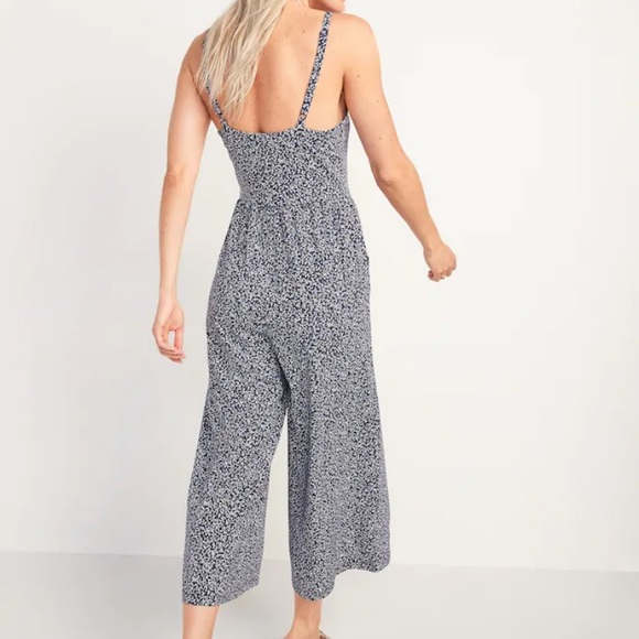 NWT Floral Jumpsuit - Picture 2 of 4